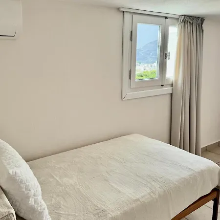 Holiday home At The Side Of The Castle Plaka (Milos)